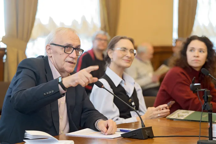 Оружейный семинар. Заседание в Зале Совета Государственного Эрмитажа.